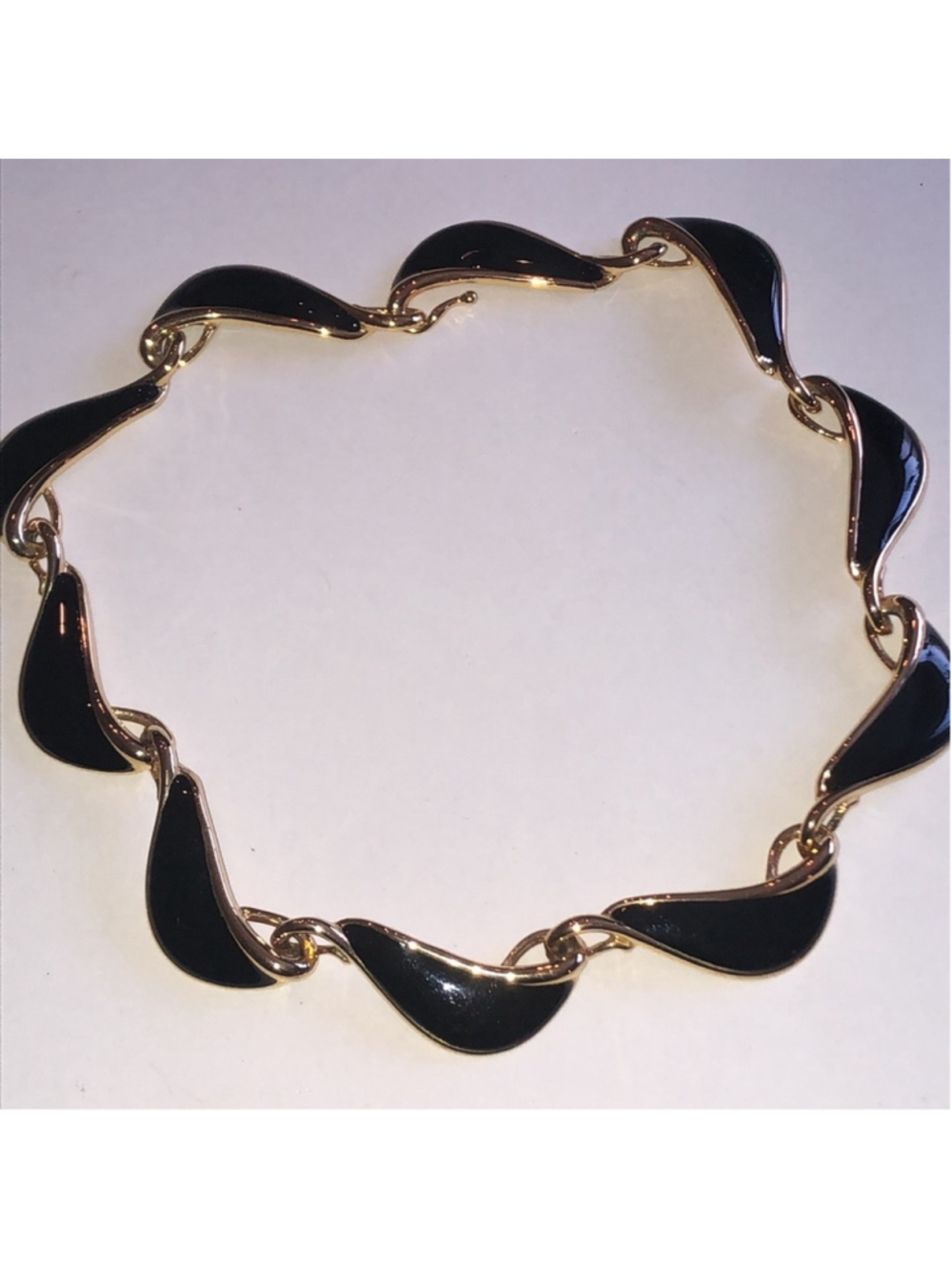 Angel Brand Elegant Vintage Black and Gold Tone Chunky Retro Necklace